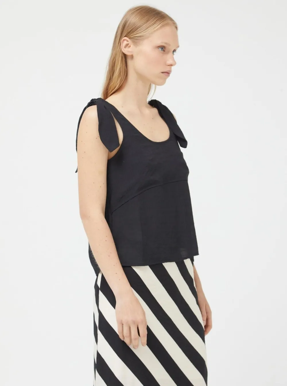 Online COMPANIA FANTASTICA Tied Top - Black