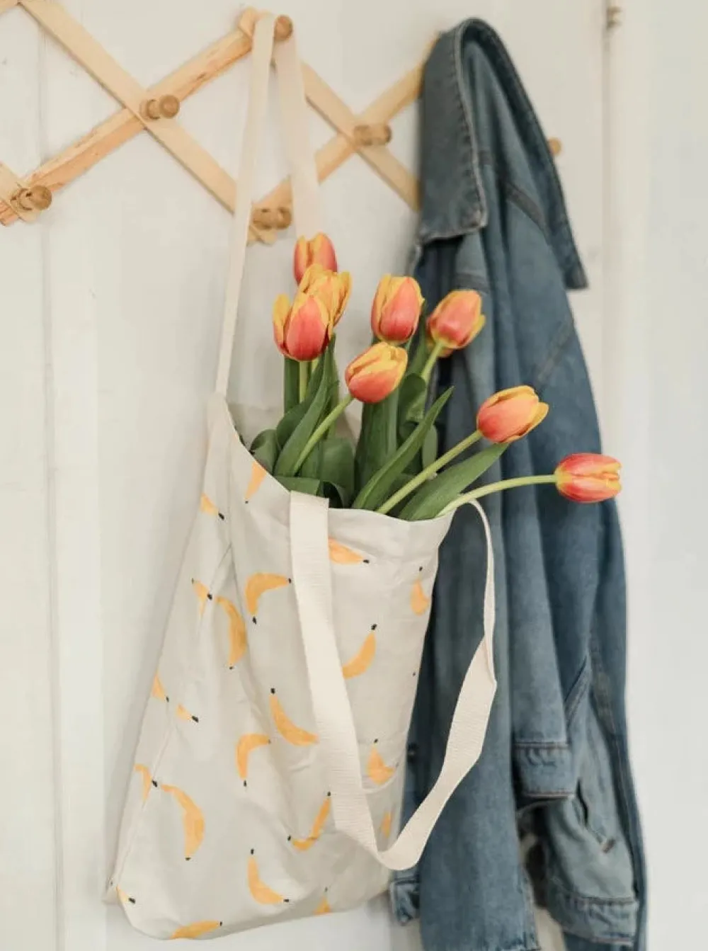 Sale FREON COLLECTIVE GIBOU Waffle Scrunchie - Strawberry