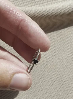 Hot MAKSYM Twisted Ring + Black Spinel - Silver