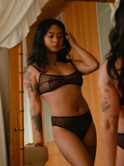 Hot MARY YOUNG Kendi Bralette - Black