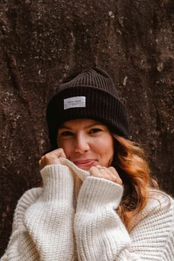 Best Sale MIMI & AUGUST Snuggle Beanie - Black