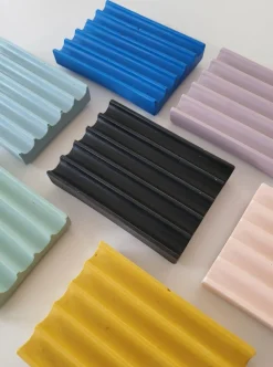 Hot OLI+MIMI Wave Soap Dish